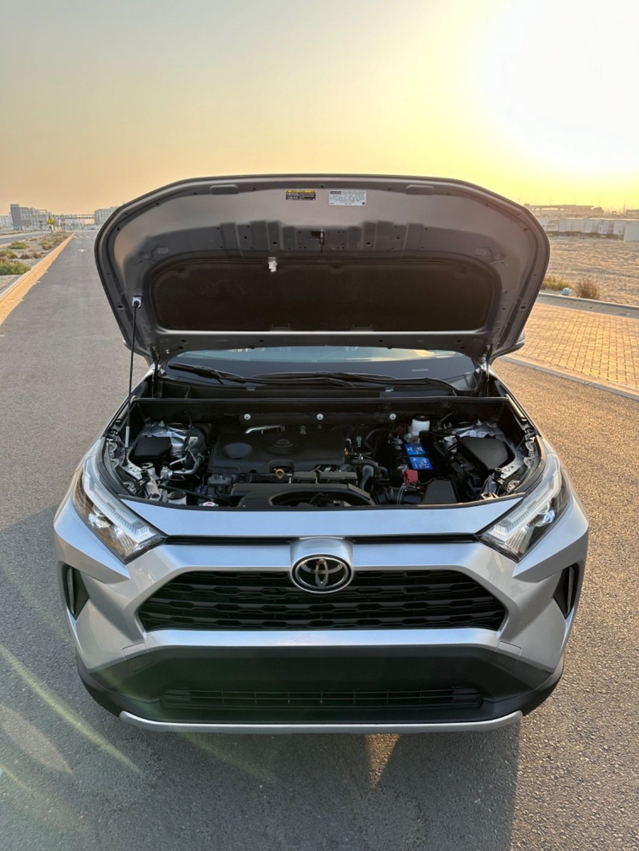 تويوتا راف ٤ XLE || PETROL || TOP CONDITION