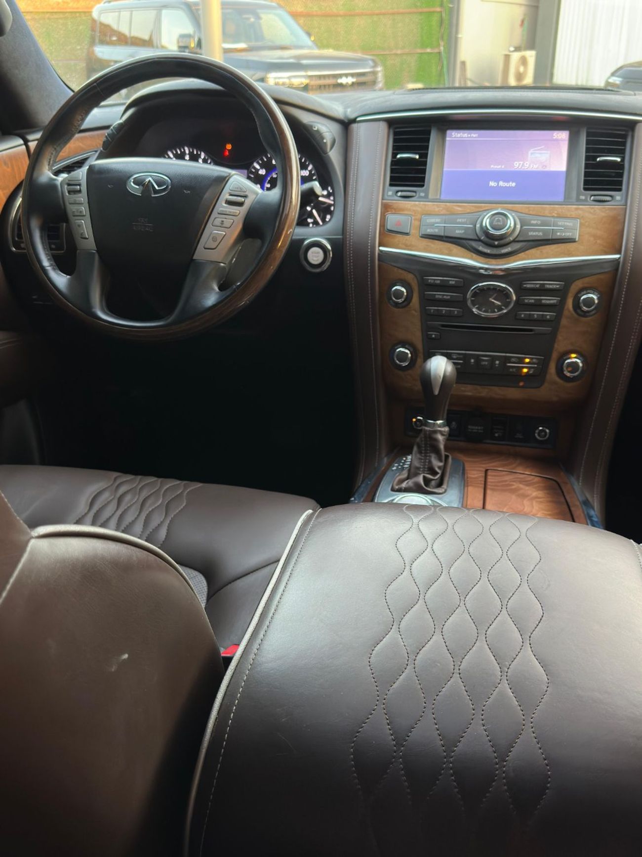Infiniti QX80
