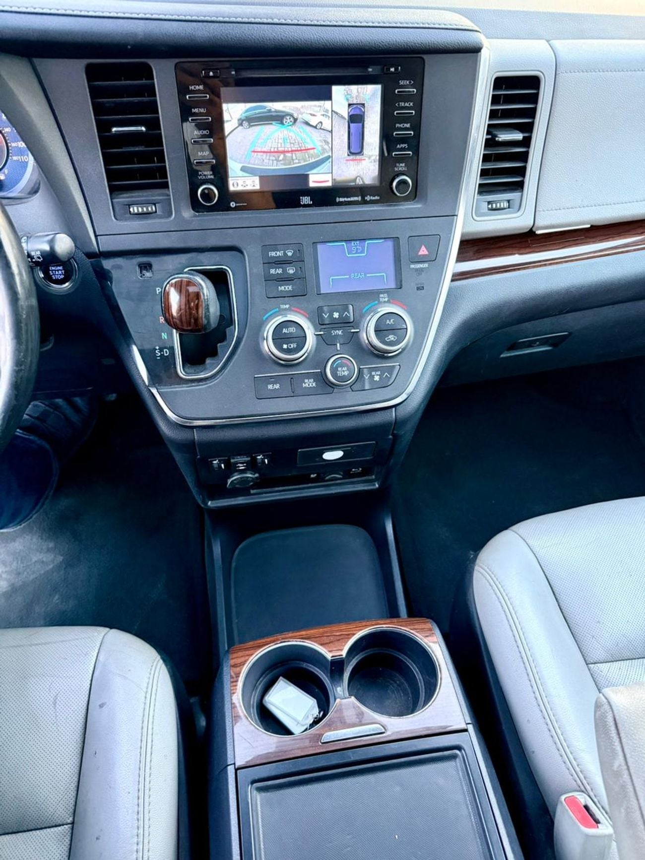 Toyota Sienna 2018 TOYOTA SIENNA XLE 360 cam  full option Ready  White