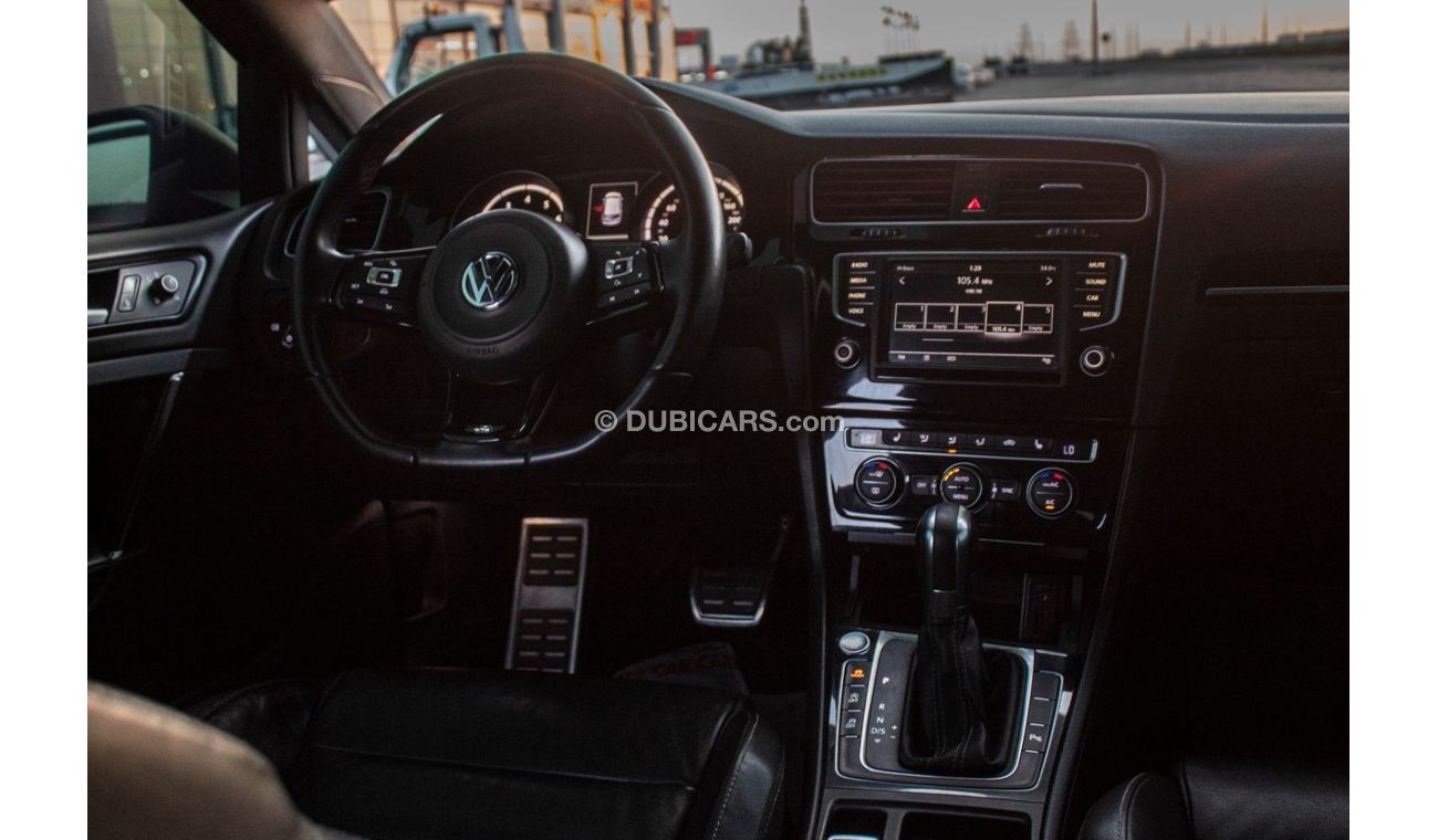 Used Volkswagen Golf R 2016 for sale in Dubai - 667442
