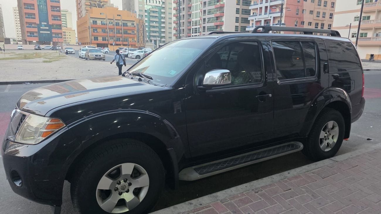نيسان باثفايندر SE 3.5L