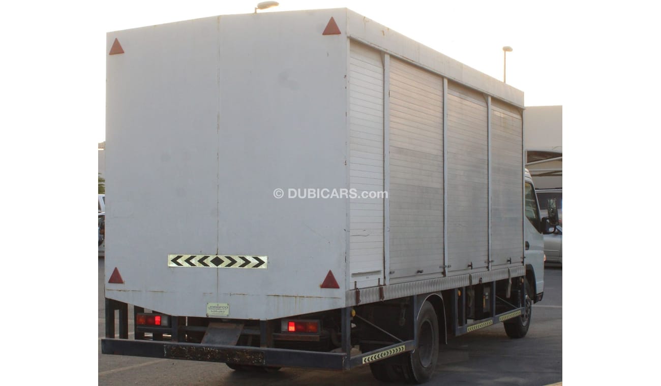 Mitsubishi Fuso Canter Mitsubishi Fuso 2017, GCC, in excellent condition, without accidents, very clean from inside and out