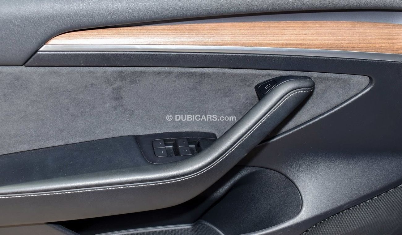 تسلا موديل 3