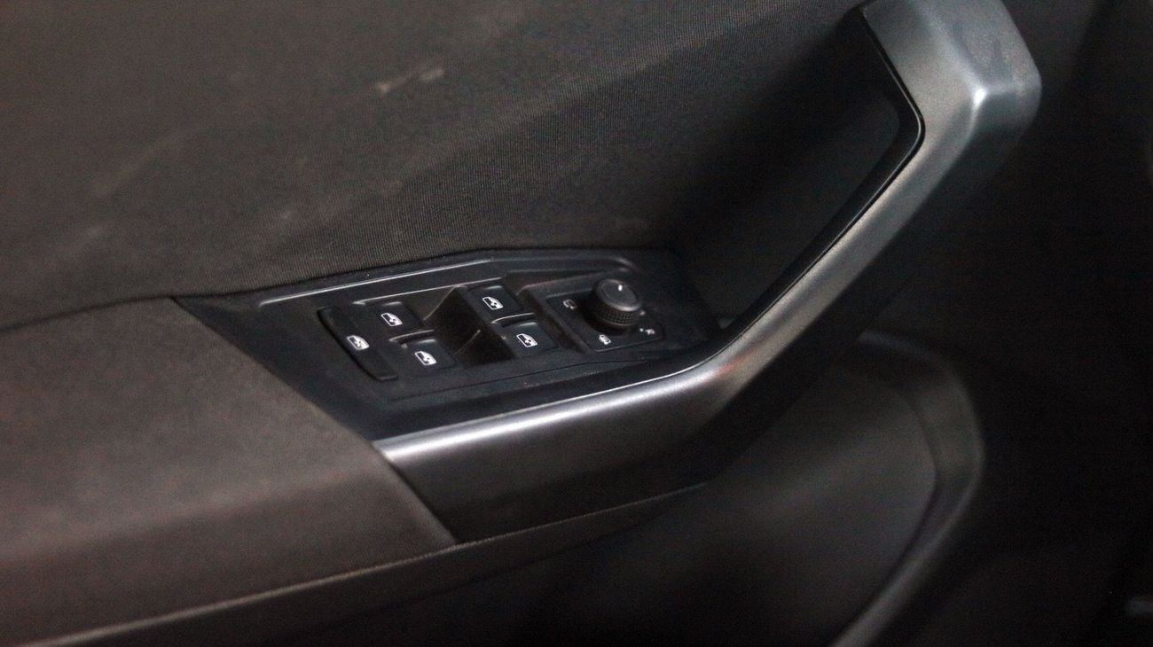 فولكس واجن T ROC Life 1.4L