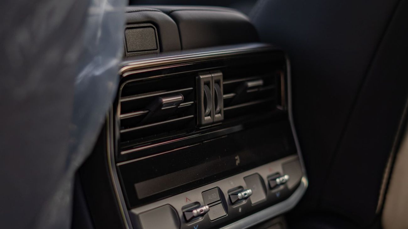 Toyota Land Cruiser LC300 VX V6 3.5L Petrol Twin-Turbo 2025YM Full Option