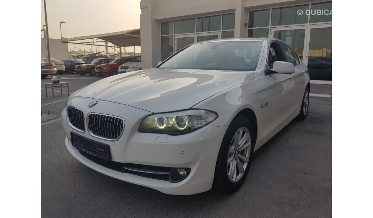 BMW 520i i model 2013 GCC car prefect condition no need any maintenance full option full service  low m