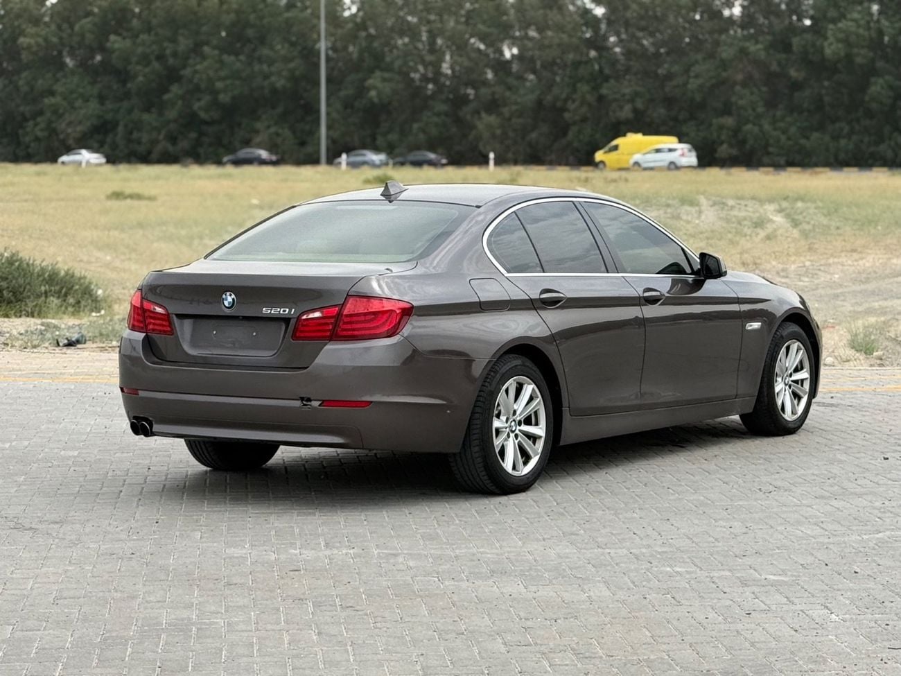 بي أم دبليو 520i Low 2.0L