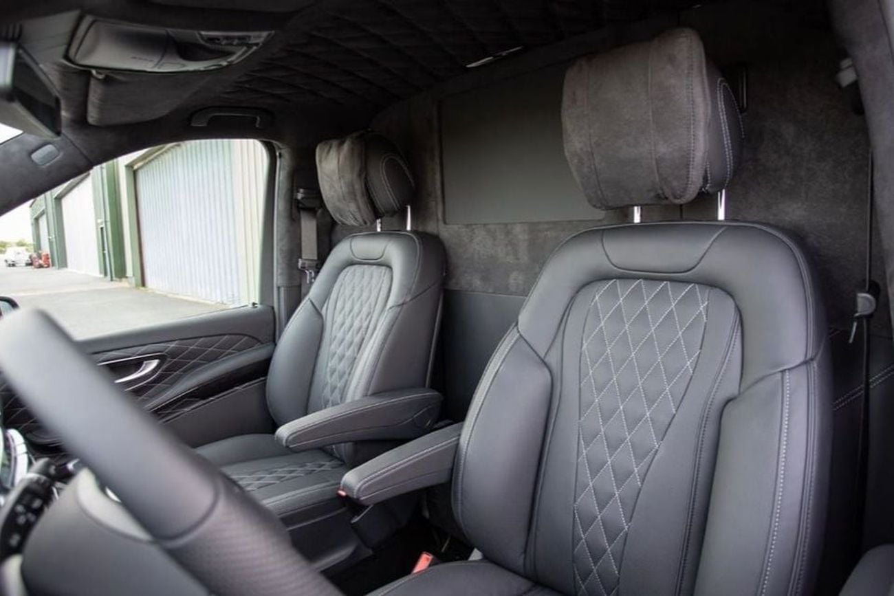 مرسيدس بنز V 300 Senzati® Jet Class® Oryx Edition® 6 Seat Ebony Leather