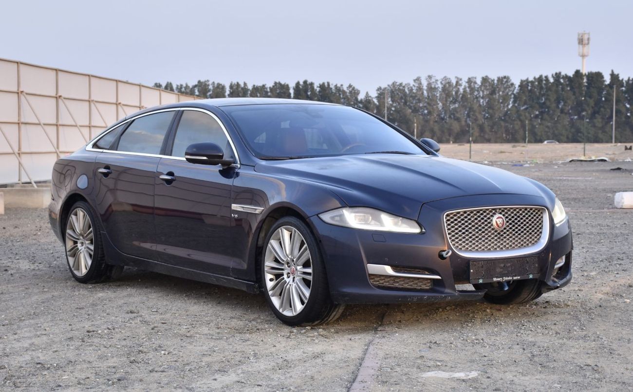 جاكوار XJ " AS IT IS " / Jaguar XJ L 3.0 ( 2016 Model ) in Blue Color GCC Specs