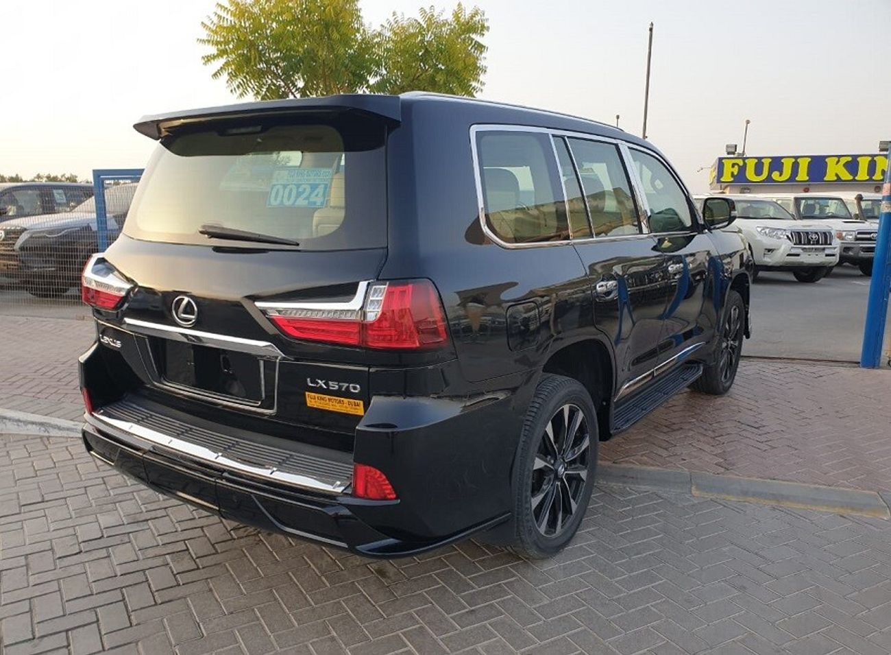 لكزس LX 570 MODIFIED 2020 PETROL EXCELLEN CONDITION