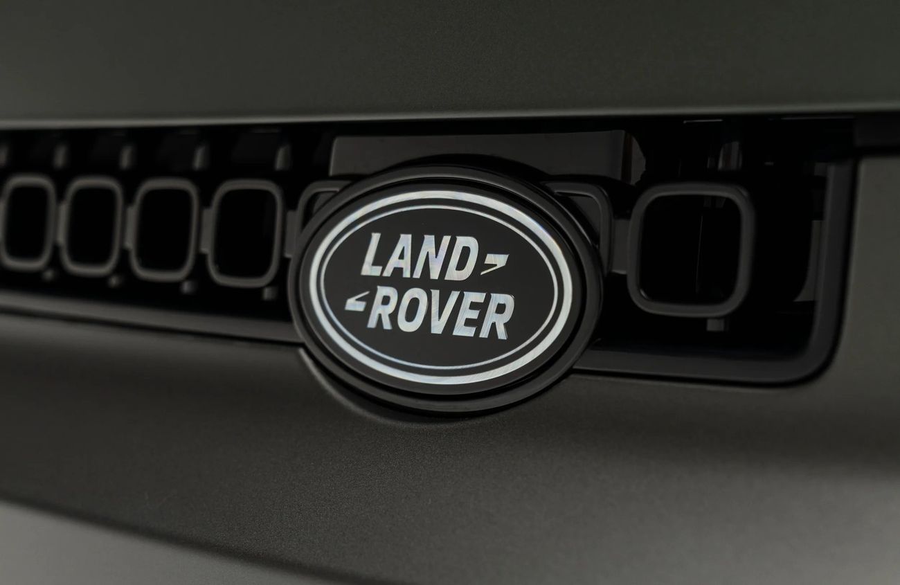 لاند روفر ديفندر 4.4L V8 Twin-Turbo Mild Hybrid Engine