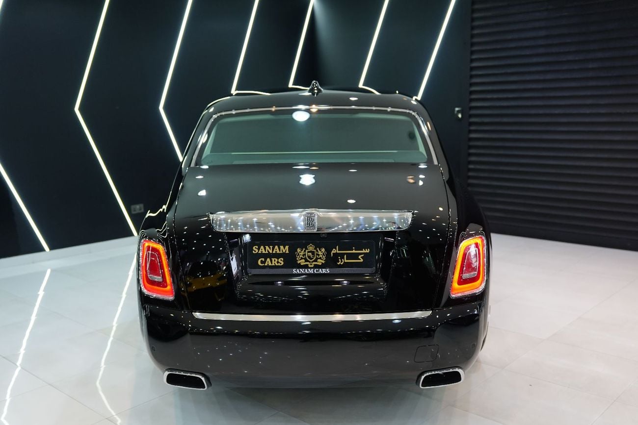 Rolls-Royce Phantom EWB 6.8L Executive Rear Seats w/ Entertainment Display, Bespoke Audio, Dealer Warr + Serv!!