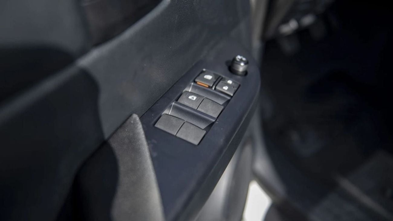 Toyota Hilux HILUX 2.4L MED OPTION