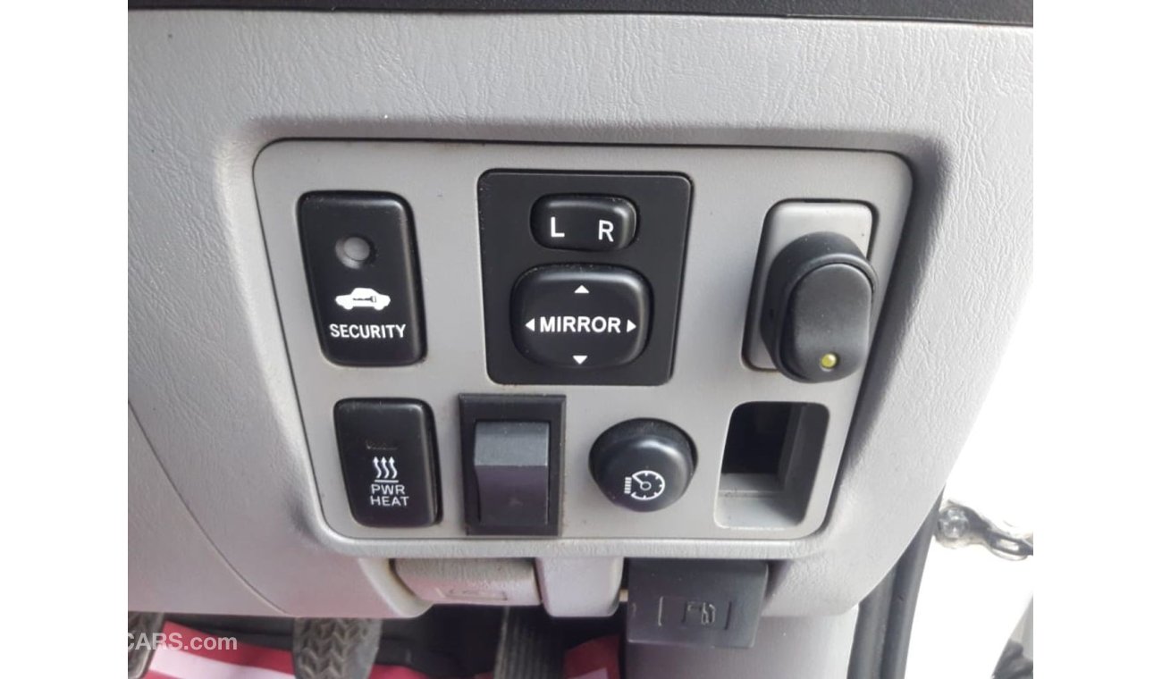 Toyota Hilux Hilux RIGHT HAND DRIVE (Stock no PM 722 )