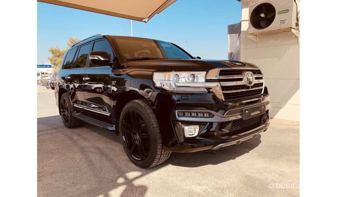 Toyota Land Cruiser 5.7L VXR With Luxury  Body Kit and 22 inch MBS wheel BRAND NEW 2020 Model
