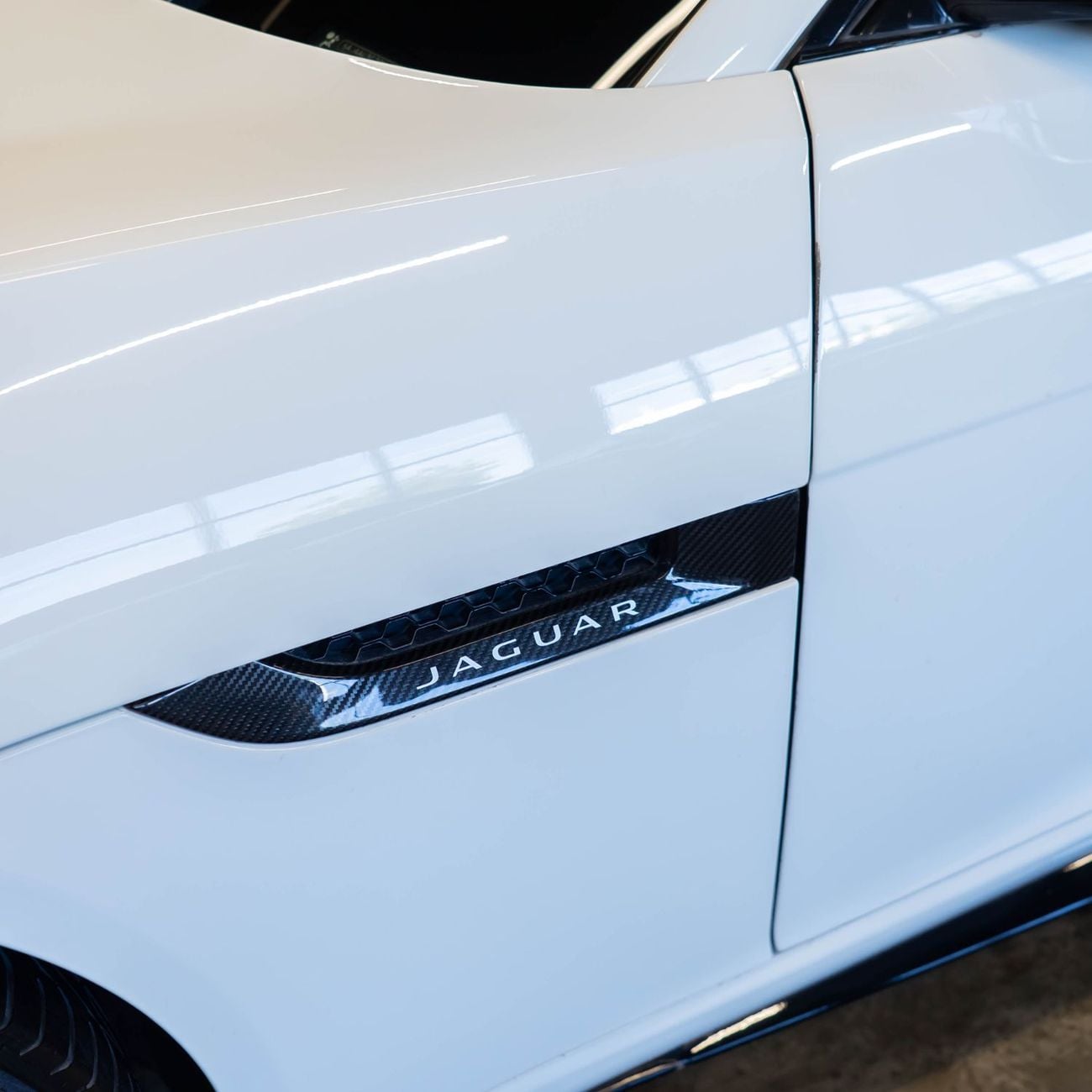 Jaguar F-TYPE AED 4,856 P.M • 0% Downpayment • Jaguar F-Type R V8 • 1 Year Warranty