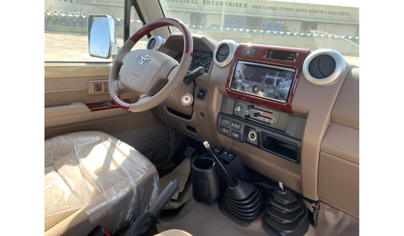 تويوتا لاند كروزر بيك آب 4.0L single cabin Mid Option DL + winch