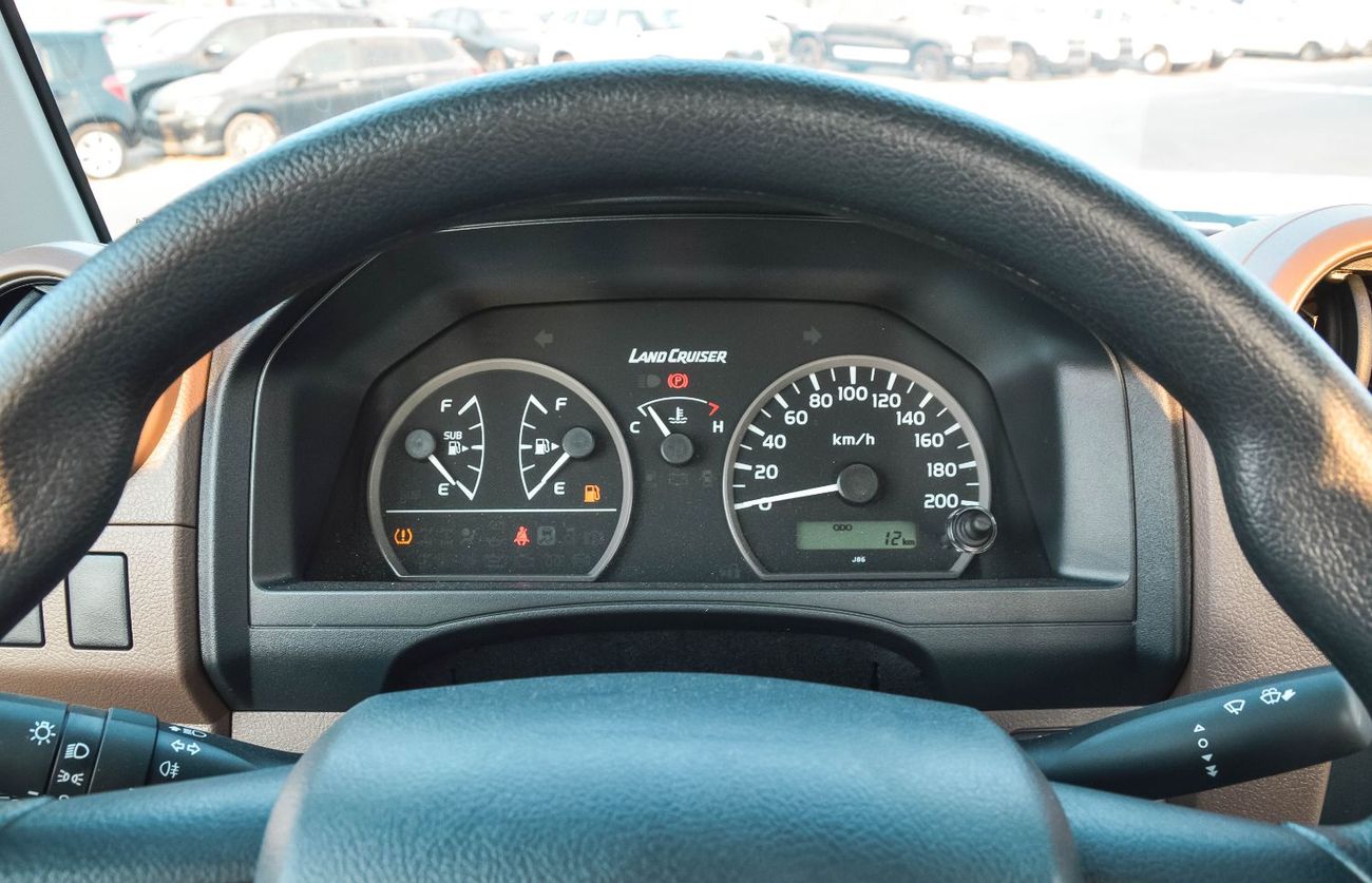 Toyota Land Cruiser Pick Up TOYOTA LAND CRUISER 79 2.8L MT SC DIESEL PICKUP 2025