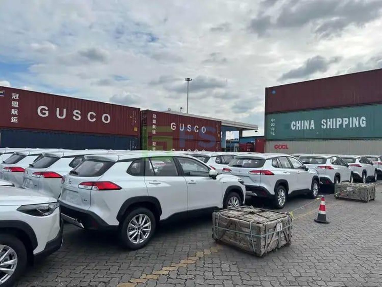 تويوتا كورولا كروس Toyota Corolla Cross 2.0L Hybrid 2WD A/T MY-2025