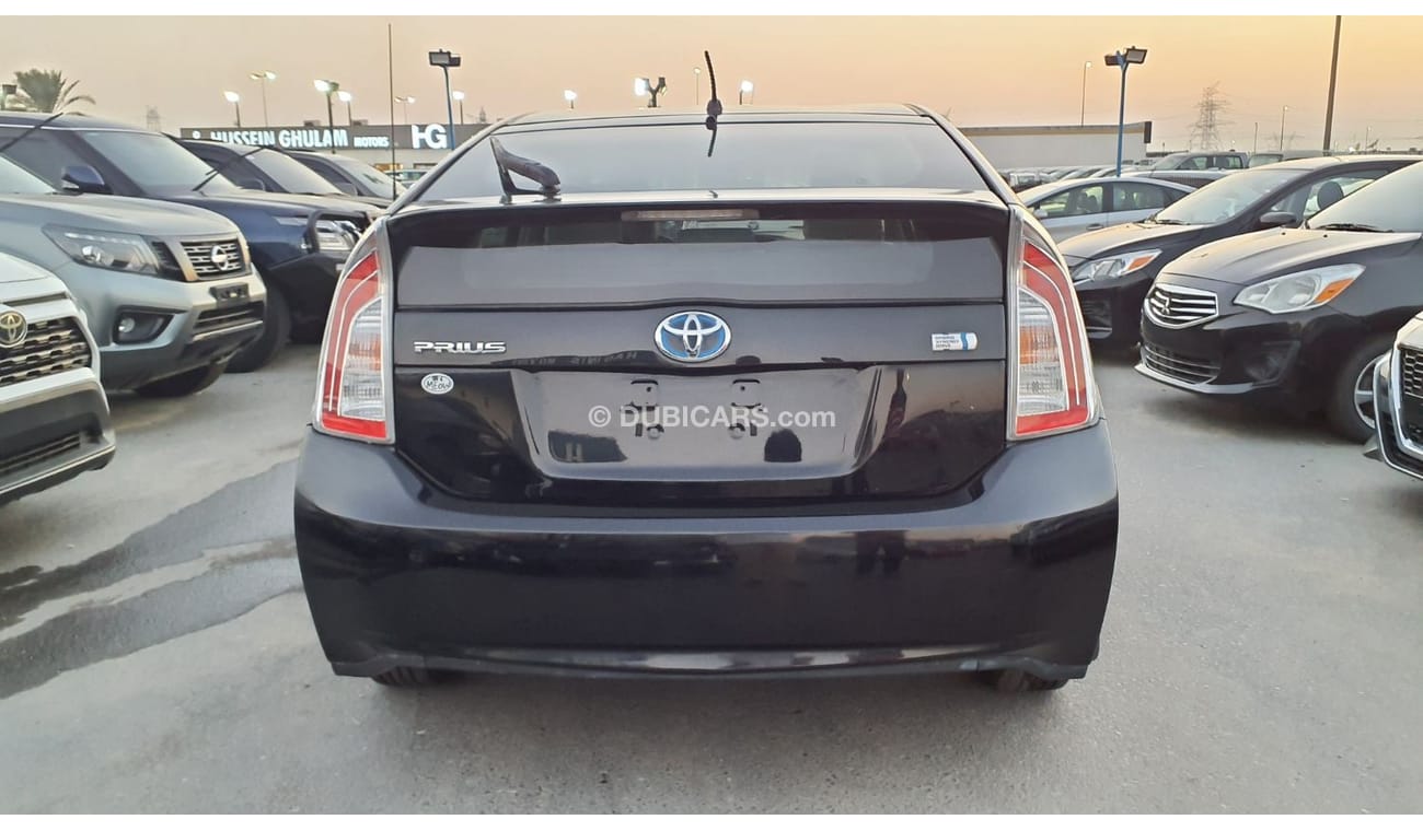 تويوتا برياس TOYOTA PRIUS HYBRID CAR