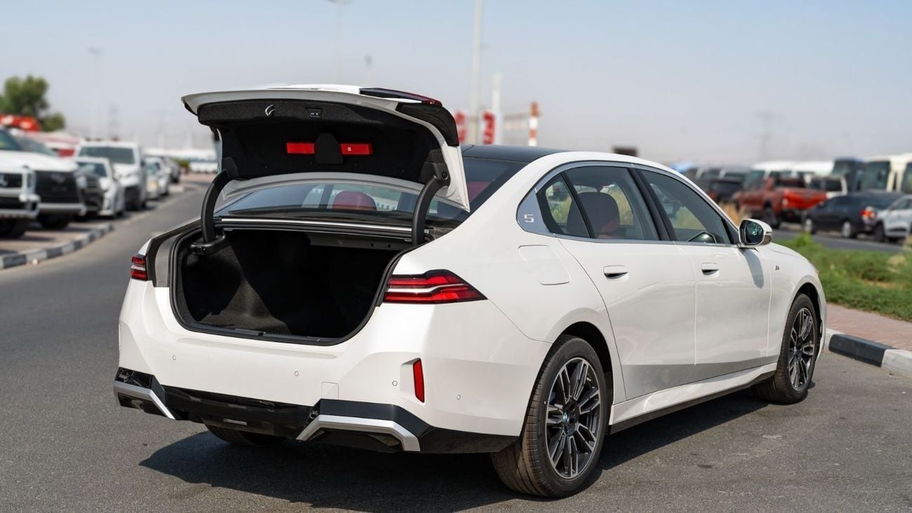 بي أم دبليو 530Li 2026 | BMW 5 SERIES 530LI LEADING M SPORT PACKAGE