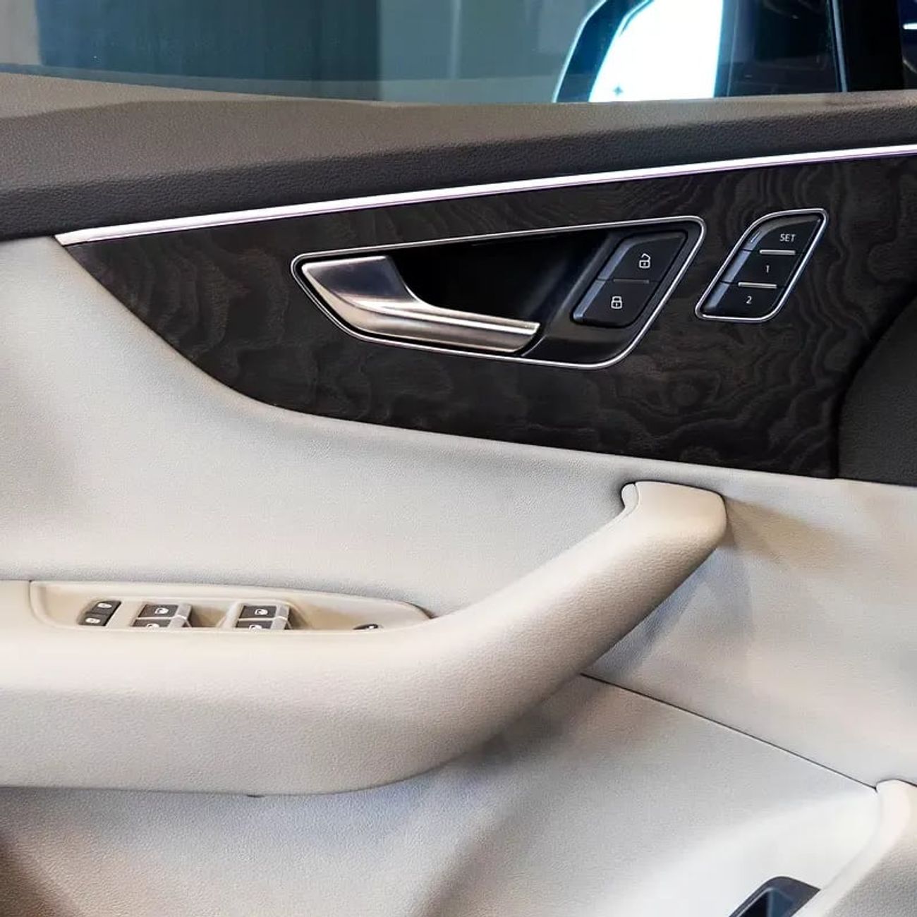 Audi Q7 55 TFSI quattro S-Line 3.0L AED 3,161 P.M • 0% Downpayment • Audi Q7 55TFSI S-Line • Agency Warranty