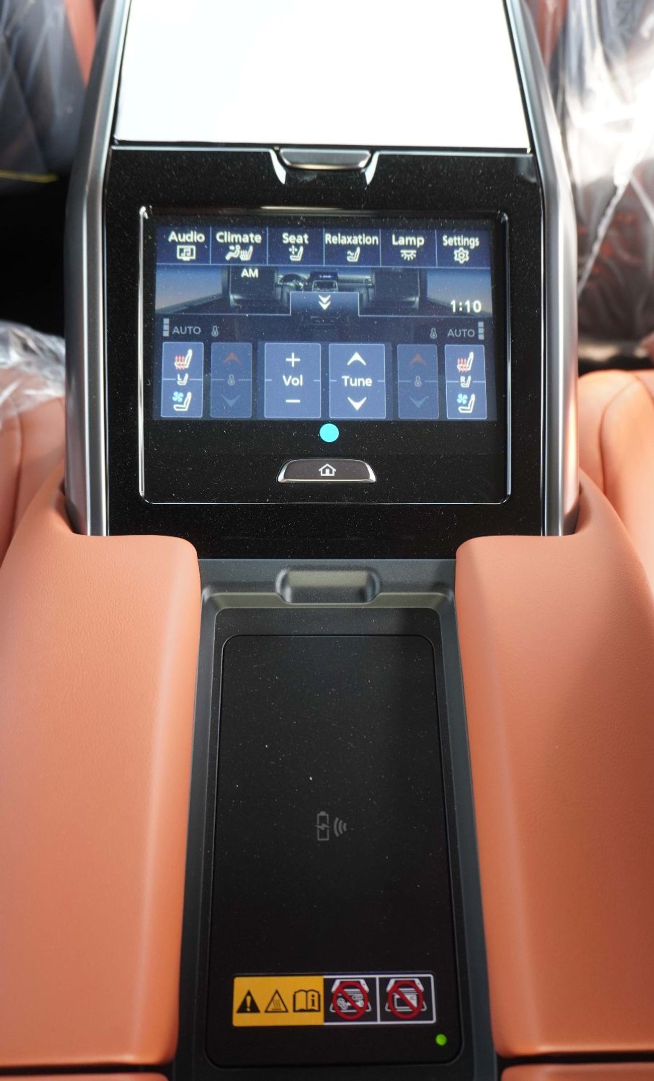 لكزس LX 700h LEXUS-LX700H 3.5L VIP (WIRELESS CHARGER, REAR TV SCREEN, 360 DEGREE CAMERA)