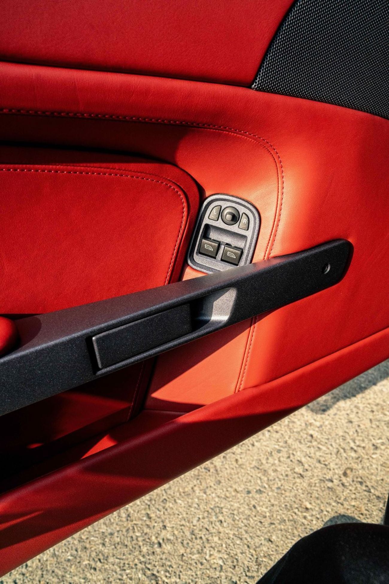 أستون مارتن فانتيج V8 Vantage Manual