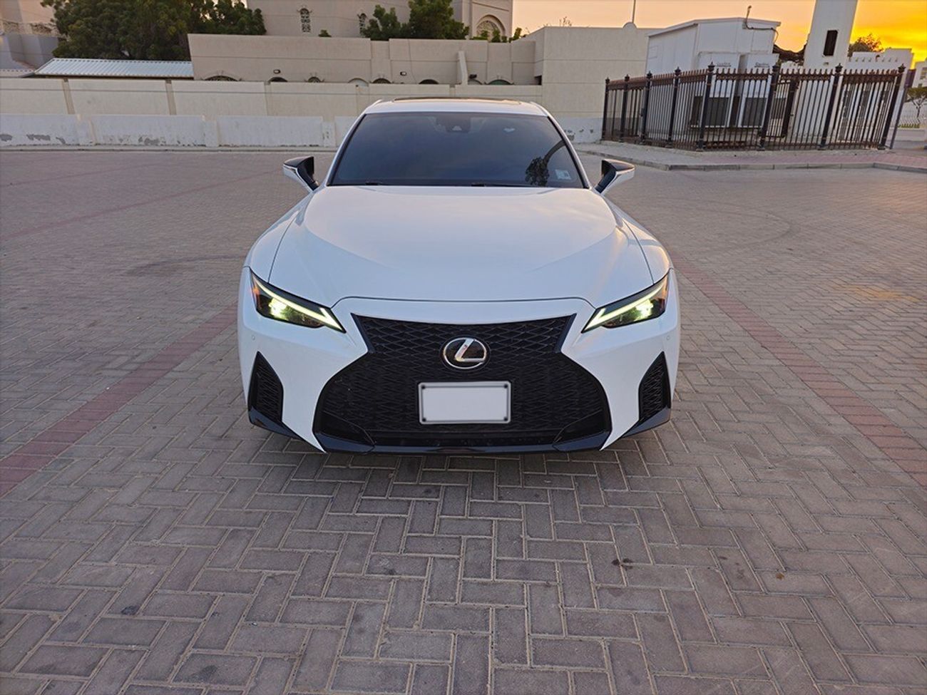لكزس IS 350 F Sport 3.5L (311 HP)