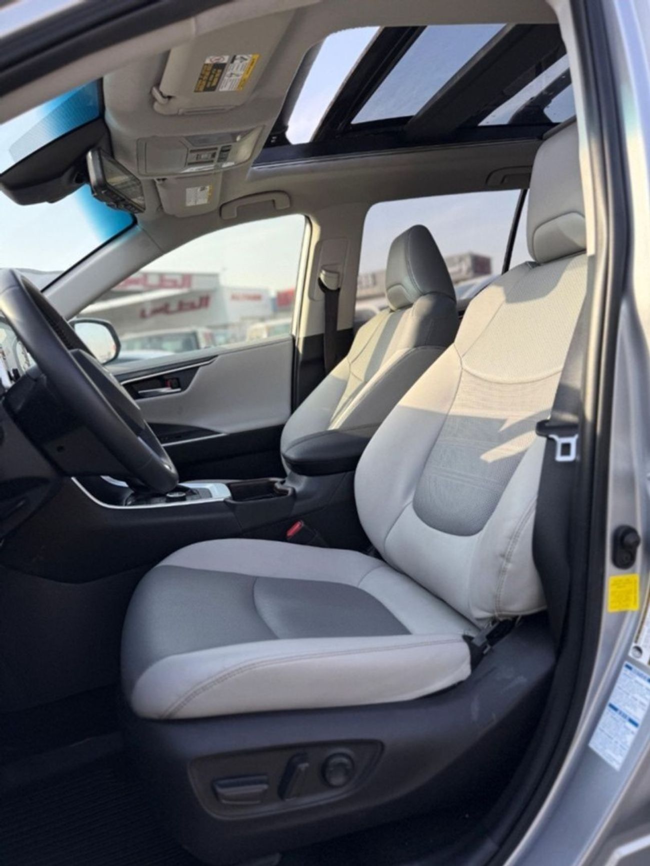 Toyota RAV4 Hybrid Limited panoramic, 360 camera Full Option