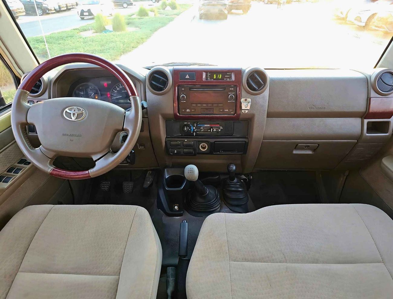 تويوتا لاند كروزر بيك آب / 4 DOOR/ PATROL MANUAL V6/ EXPORT ONLY/ LOT# 69619