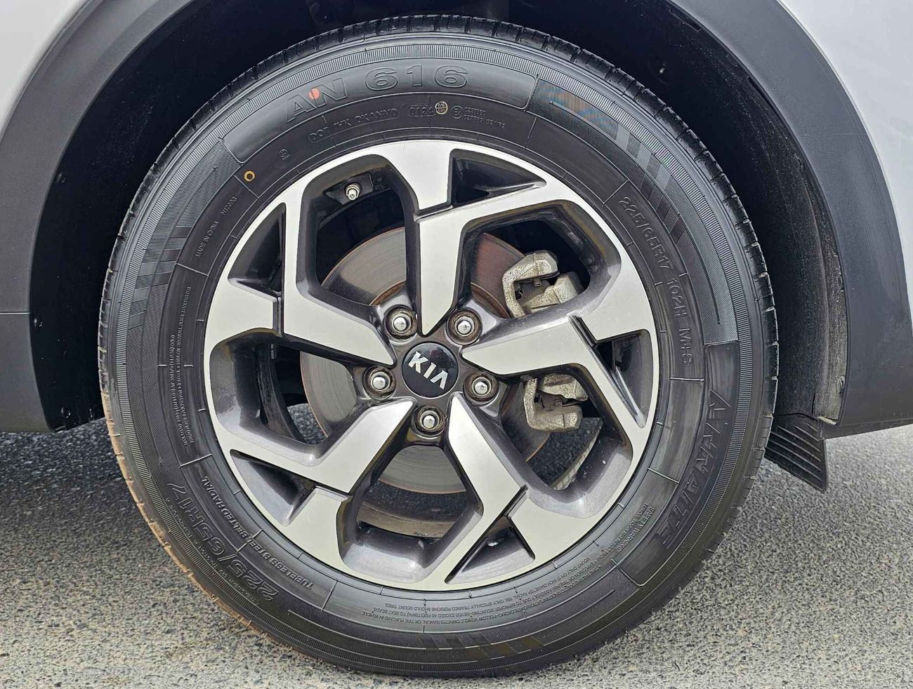 Kia Sportage LX /LEATHER/ DVD REAR CAMERA/ LANE ASSIST/ LOW MILEAGE/ 659 MONTHLY / LOT#93292