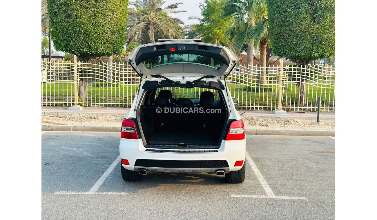 مرسيدس بنز GLK 350 MERCEDES BENZ GLK 350 3.5L V6 AMG || ORIGINAL PAINT || 4MATIC || GCC || FULL SERVICE HISTORY
