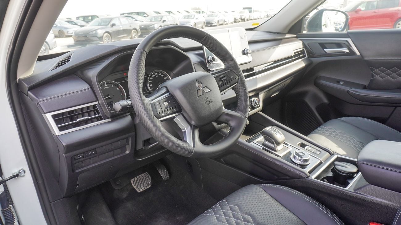 Mitsubishi Outlander Brand New Mitsubishi Outlander MidLine 2025 Export 2.5L Petrol A/T|White/Black|OUTLANDER-ML-25-PE|