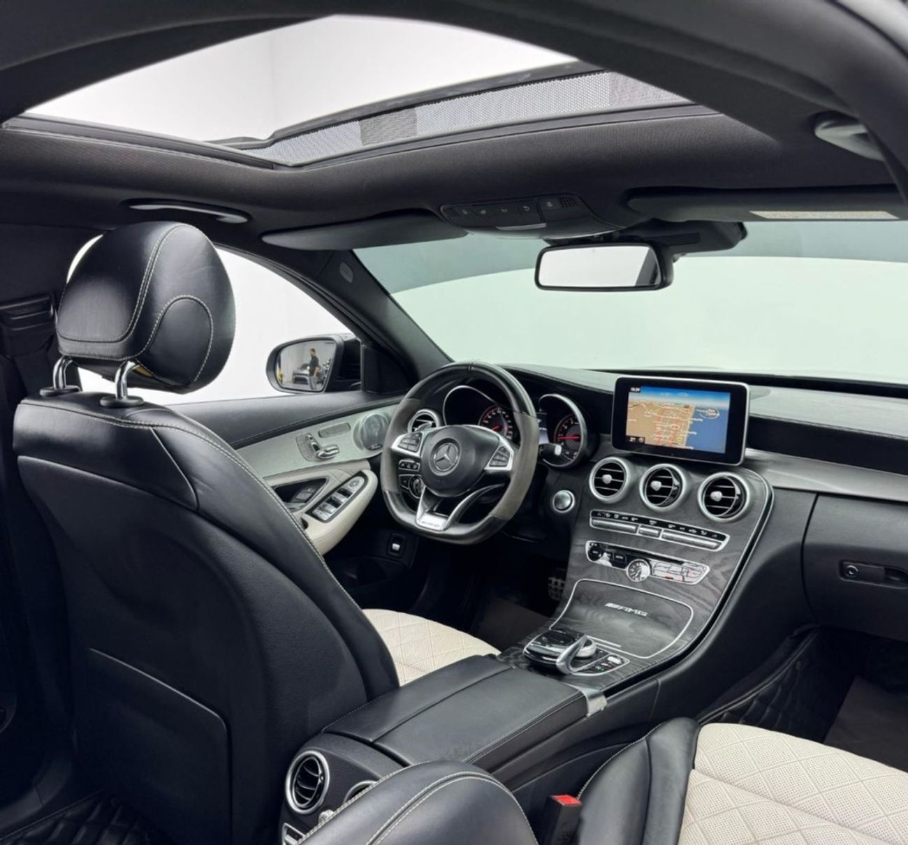 Mercedes-Benz C 63S AMG Std 4.0L Sedan 2015 Mercedes-Benz C63 S AMG, Full Service History, Excellent Condition, GCC