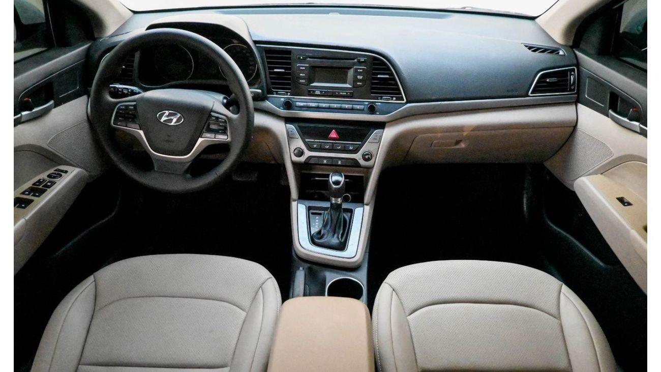 هيونداي إلانترا GL هيونداي إلنترا 2017 خليجي بحالة ممتازة من الداخل والخارج