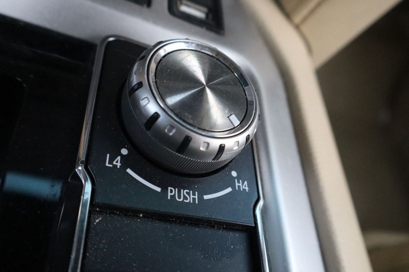 Toyota Land Cruiser GXR 4.6L