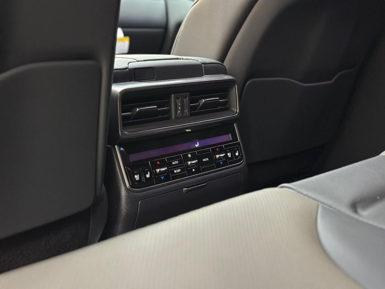 لكزس LX 700h Brand New LX700h Overtrail In Stock