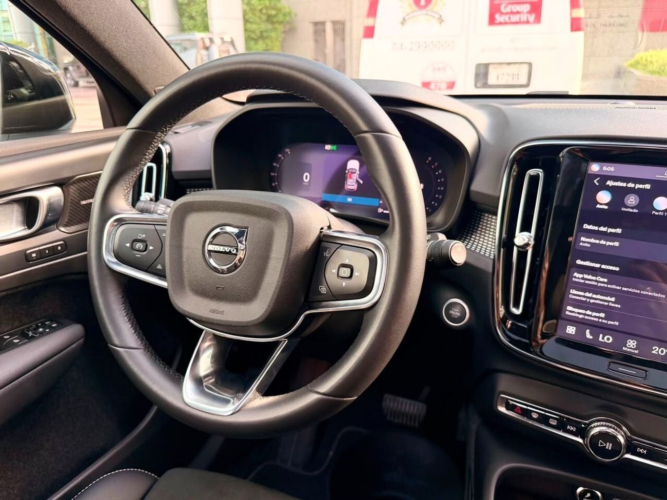Volvo XC40 R DESIGN