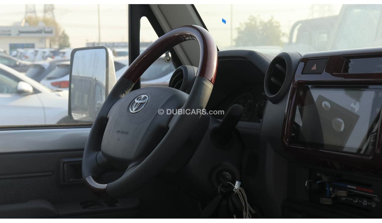 Toyota Land Cruiser Pick Up LX V8 4.5L Diesel