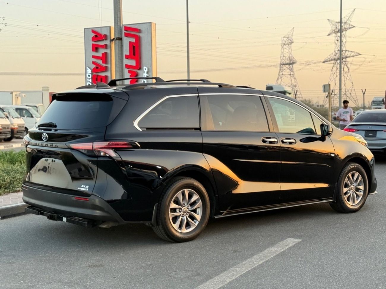 Toyota Sienna XLE Hybrid 2.5