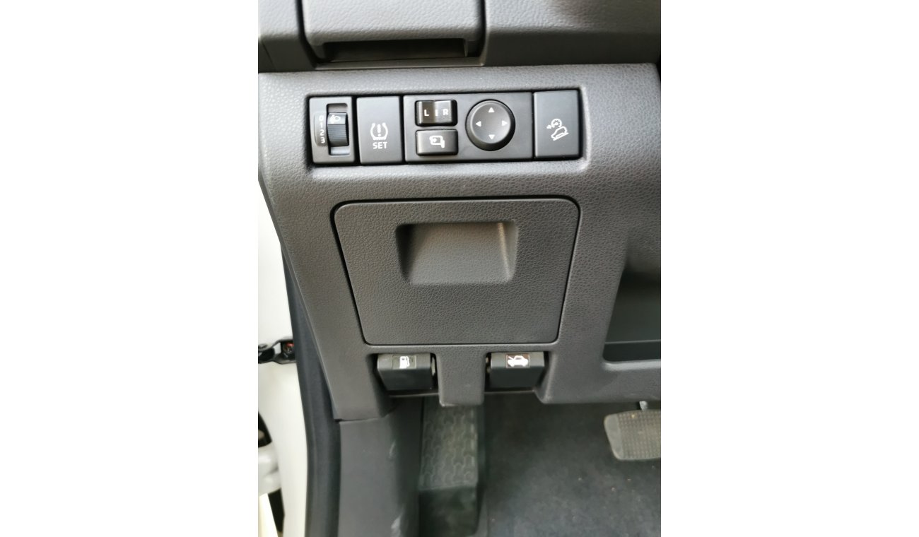 إيسوزو D-ماكس 18" Alloy Rims, Key Start, Front Dual AirBags, Power & Tilt Steering, LOT-IMTD