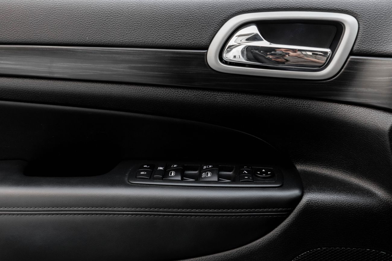 Jeep Grand Cherokee Grand Cherokee LAREDO | 1,655 P.M | 0% Downpayment | Jeep Service History | Warranty | Low KM!