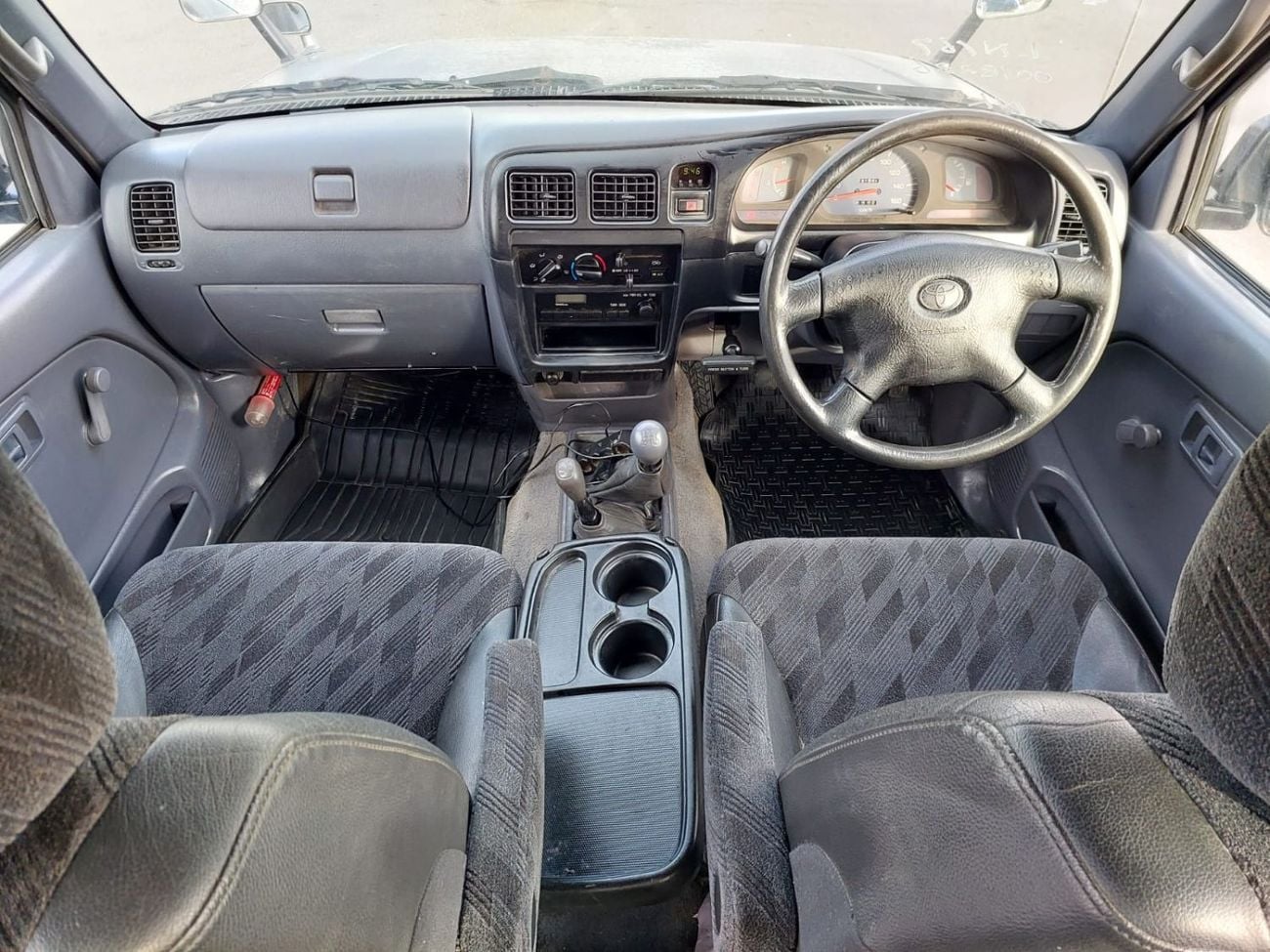 تويوتا هيلوكس (RAMADAN OFFER) TOYOTA HILUX PICKUP RHD 1999 MODEL 3.0 L DIESEL MANUAL(PM18236)