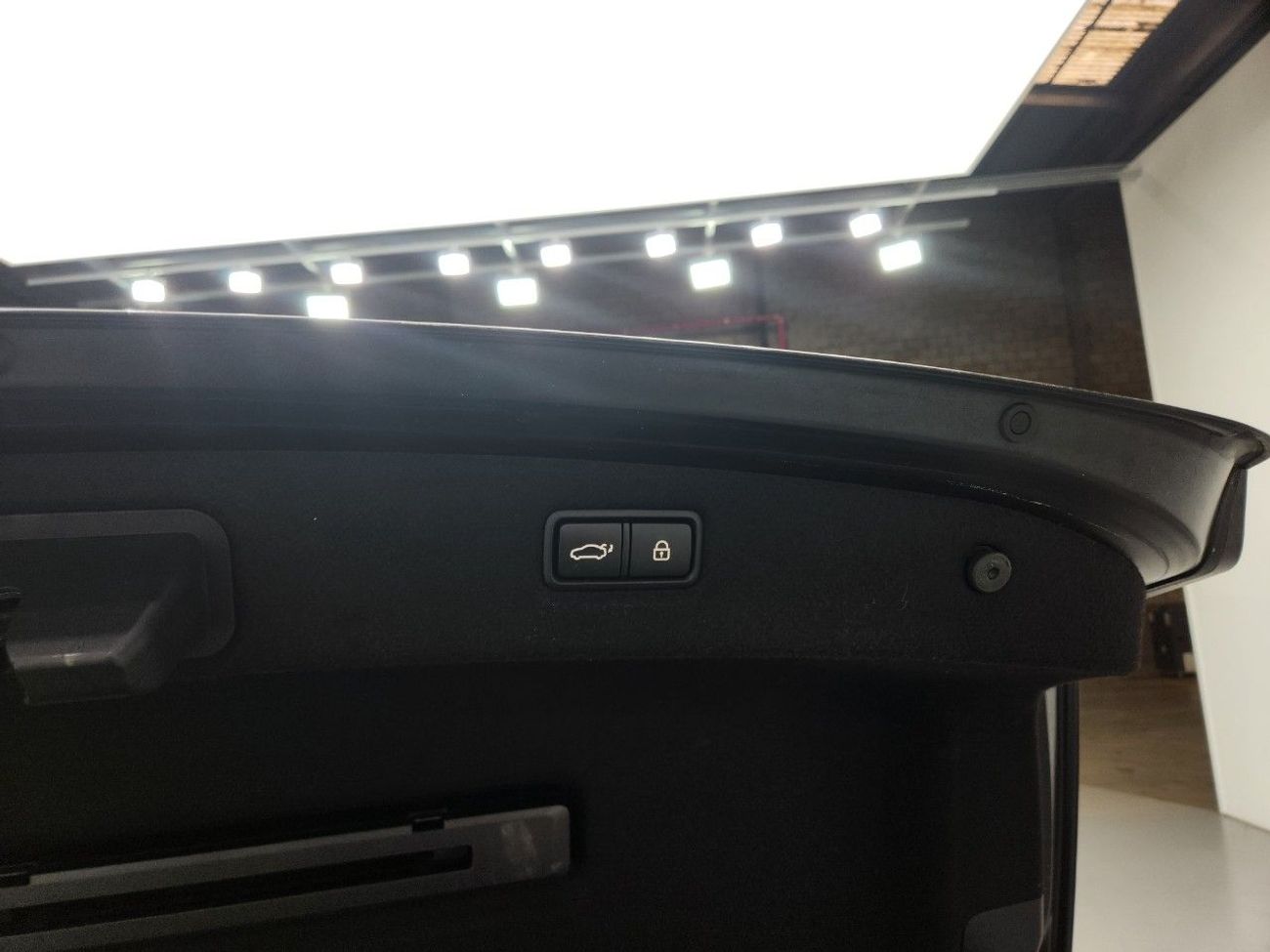 جينيسس G90 Platinum 3.8L RWD