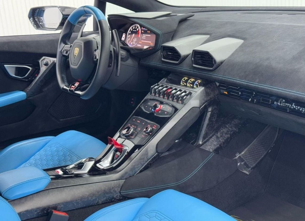 Lamborghini Huracan 2018 Mercedes-Benz V250 Maybach, 1 Year Warranty, Service History, GCC