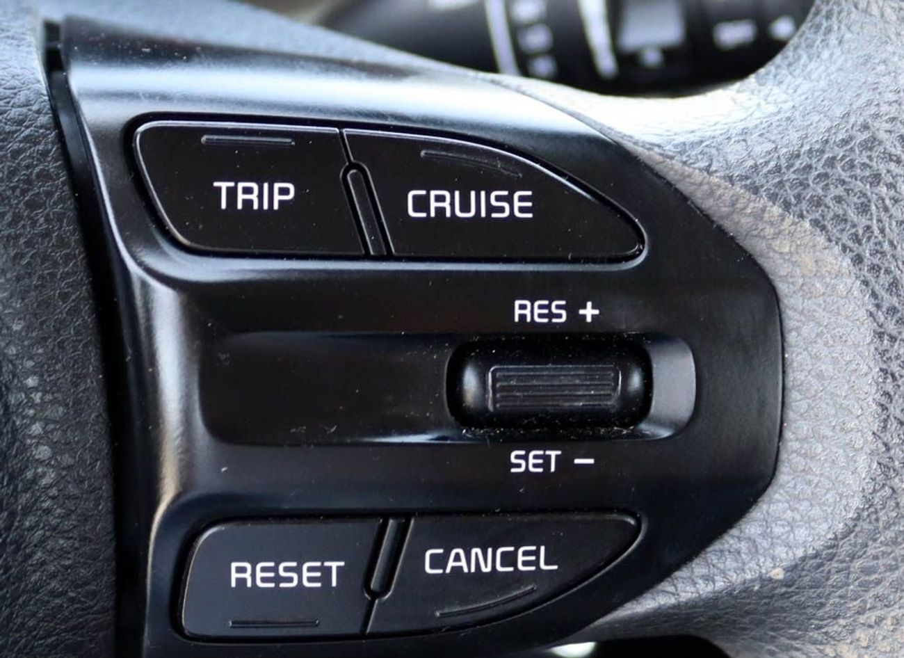 Kia Rio EX 1.4L (100 HP) Hatchback