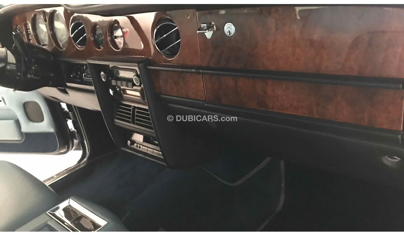 Rolls-Royce Silver Shadow