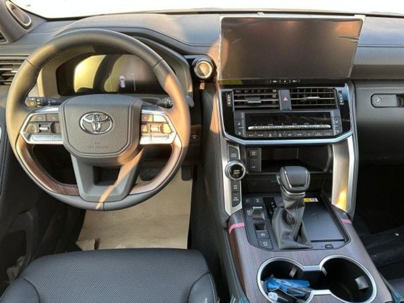 تويوتا لاند كروزر 2026 Toyota Land Cruiser LC300 VX (High-Option with Radar) 3.5L V6 Twin Turbo Petrol A/T 4WD Export