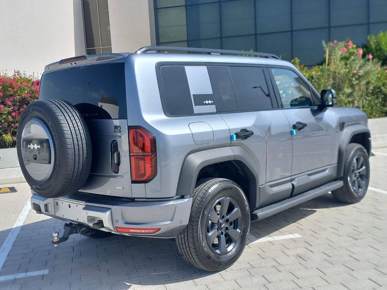 بي واي دي ليوبارد 5